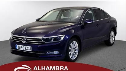 Usado VW Passat Advance 120 CV (88 kW) 2019 Azul Berlina