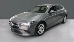 Gris Usado 2021 Mercedes CLA200 Shooting Brake Familiar | 27.480 € (Buen precio)