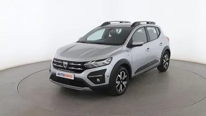 Usado Dacia Sandero Comfort 90 CV (66 kW) 2022 Gris Utilitario