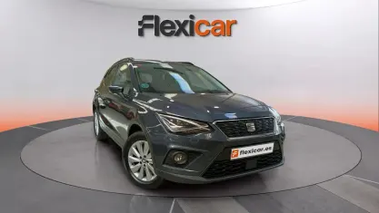 Usado Seat Arona Ecomotive 95 CV (69 kW) 2019 Gris SUV