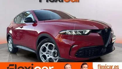 Rojo Usado 2023 Alfa Romeo Tonale Sprint SUV | 21.490 € (Precio justo)