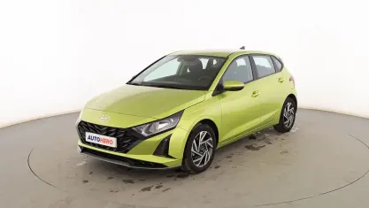 Usado Hyundai i20 101 CV (74 kW) 2024 Verde Utilitario