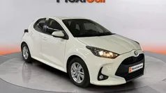 Blanco Usado 2021 Toyota Yaris Hybrid Business Edition Berlina | 16.490 € (Buen precio)