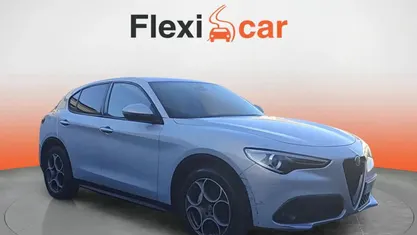 Usado Alfa Romeo Stelvio Sprint 160 CV (117 kW) 2022 Gris SUV