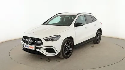 Usado Mercedes GLA250 AMG line 218 CV (160 kW) 2024 Blanco SUV