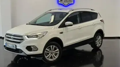 Usado Ford Kuga Trend+ 120 CV (88 kW) 2019 Blanco SUV