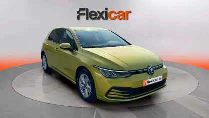 Usado VW Golf VII 116 CV (85 kW) 2021 Amarillo Utilitario