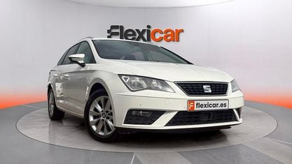 Usado Seat Leon ST Style 131 CV (96 kW) 2019 Blanco Familiar