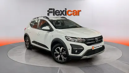 Usado Dacia Sandero Comfort 91 CV (66 kW) 2022 Blanco Berlina