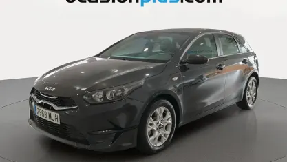 Usado Kia Ceed 136 CV (100 kW) 2023 Gris Utilitario