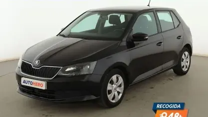 Usado Skoda Fabia Ambition 75 CV (55 kW) 2016 Negro Berlina