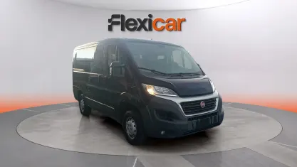 Usado Fiat Ducato 140 HP (102 kW) 2018 Azul Van