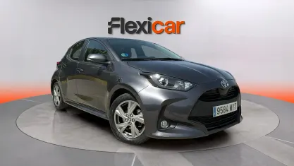 Usado Toyota Yaris Hybrid Active 116 CV (85 kW) 2025 Gris Berlina