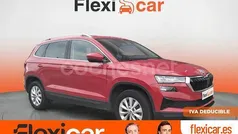Rojo Usado 2023 Skoda Karoq Ambition SUV | 22.790 € (Precio justo)