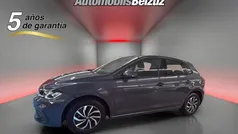 Gris Usado 2023 VW Polo Life Utilitario | 16.490 € (Precio justo)