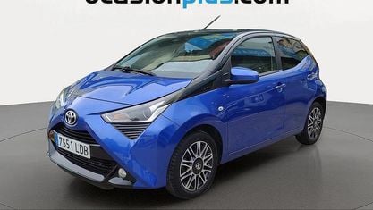 Używany Toyota Aygo X-play 72 KM (52 kW) 2019 Niebieski Hatchback