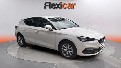 Käytetty Seat Leon Style 116 HP (85 kW) 2021 Valkoinen Sedan