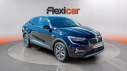 Käytetty Renault Arkana Techno 140 HP (102 kW) 2024 Musta Katumaasturi