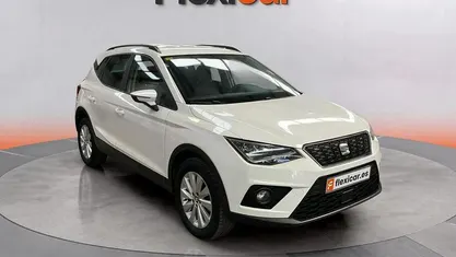 Usado Seat Arona Ecomotive 95 CV (69 kW) 2018 Blanco SUV