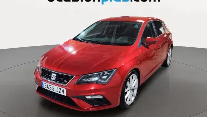 Usado Seat Leon FR 150 CV (110 kW) 2017 Rojo Utilitario