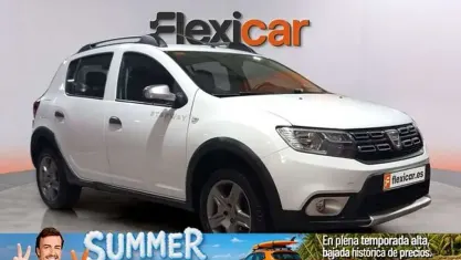 Usado Dacia Sandero Comfort 90 CV (66 kW) 2019 Blanco Utilitario