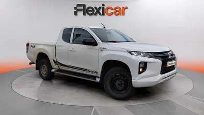 Usado Mitsubishi L200 150 CV (110 kW) 2020 Blanco Recogida