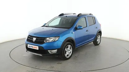 Azul Usado 2015 Dacia Sandero Stepway Berlina | 8799 € (Precio justo)