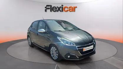 Usado Peugeot 208 Style 100 CV (73 kW) 2017 Gris Utilitario
