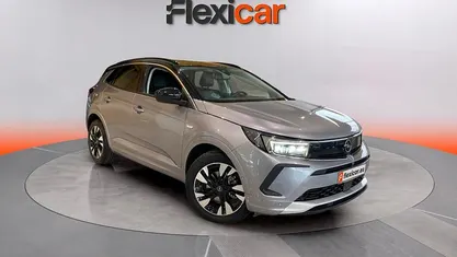 Usado Opel Grandland X Ultimate 131 CV (96 kW) 2022 Gris SUV