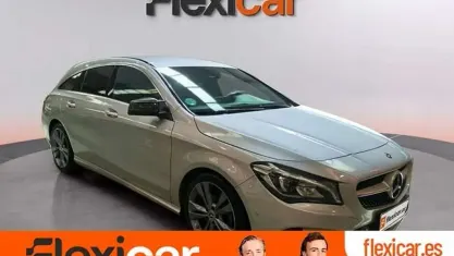 Usado Mercedes CLA200 Shooting Brake 136 CV (100 kW) 2017 Gris Familiar