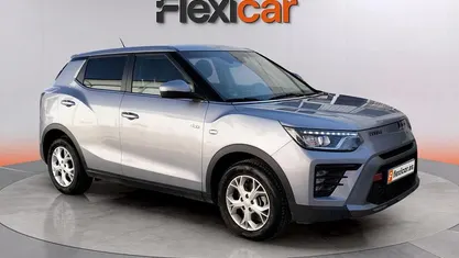 Usado Ssangyong (KGM) Tivoli 150 CV (110 kW) 2025 Gris SUV