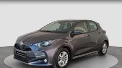 Gris / plata Usado 2021 Toyota Yaris Hybrid Active Berlina | 17.750 € (Precio justo)