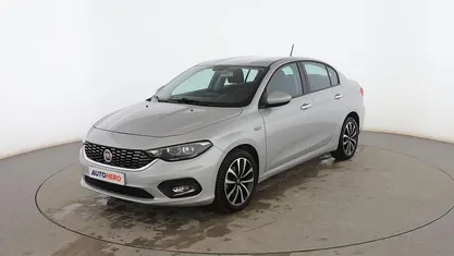 Usado Fiat Tipo Lounge 95 CV (69 kW) 2019 Plata Berlina