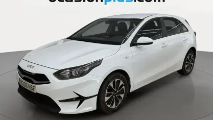 Usado Kia Ceed 101 CV (74 kW) 2025 Blanco Utilitario