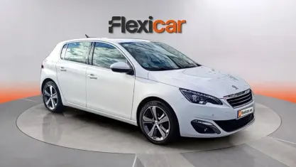 Käytetty Peugeot 308 Access 110 HP (80 kW) 2016 Valkoinen Sedan