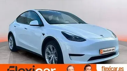 Begagnad Tesla Model Y RWD 255 kW (347 HK) 2023 Vit SUV