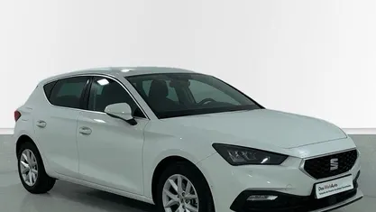 Usado Seat Leon Style 116 CV (85 kW) 2025 Blanco Berlina