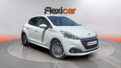 Usado Peugeot 208 Signature Sky 110 CV (80 kW) 2018 Blanco Utilitario