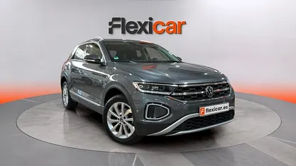 Usado VW T-Roc 110 CV (80 kW) 2023 Gris SUV