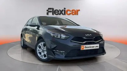 Usado Kia Ceed 136 CV (100 kW) 2023 Gris Utilitario