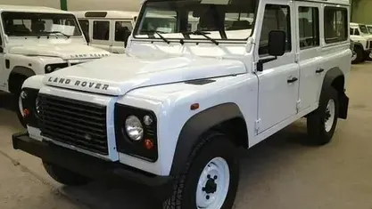 Używany Land Rover Defender 122 KM (89 kW) 2012 Biały SUV