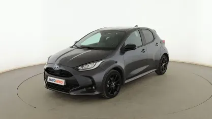 Usado Toyota Yaris Style 116 CV (85 kW) 2022 Gris Utilitario
