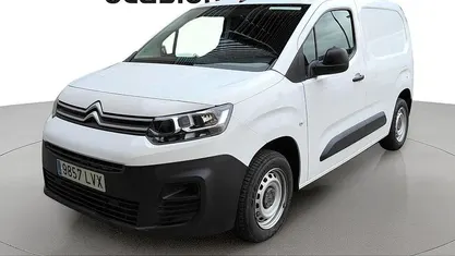Käytetty Citroën Berlingo 102 HP (75 kW) 2022 Valkoinen Tila-auto