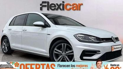 Begagnad VW Golf VII Sportline 150 HK (110 kW) 2018 Vit Halvkombi