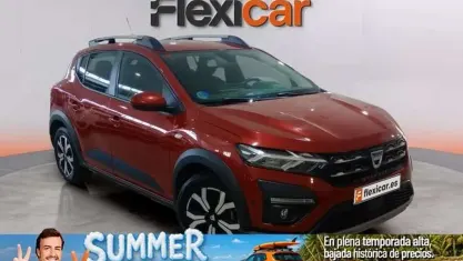 Usado Dacia Sandero Essentiel 101 CV (74 kW) 2021 Rojo Utilitario
