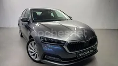 Gris Usado 2024 Skoda Octavia Style Berlina | 27.500 € (Buen precio)