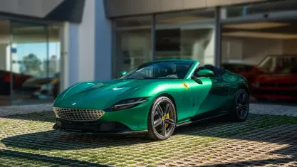 Usado Ferrari Roma 620 CV (456 kW) 2024 Verde claro metalizado Descapotable