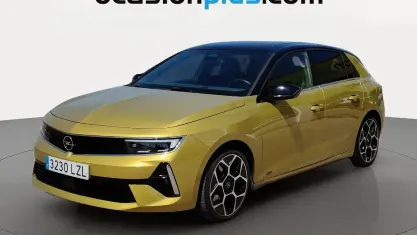 Usado Opel Astra Ultimate 181 CV (133 kW) 2022 Amarillo Utilitario