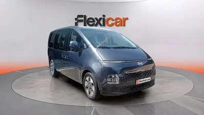 Usado Hyundai Staria 177 CV (130 kW) 2023 Negro Monovolumen