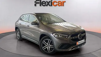 Gris Usado 2021 Mercedes GLA220 SUV | 25.990 € (Super precio)